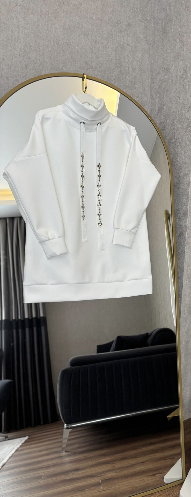 Taşlı Şal Yaka Sweat